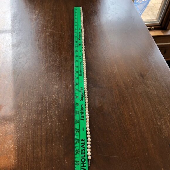 VINTAGE Pearl Costume 27" Necklace Vintage - Picture 12 of 16